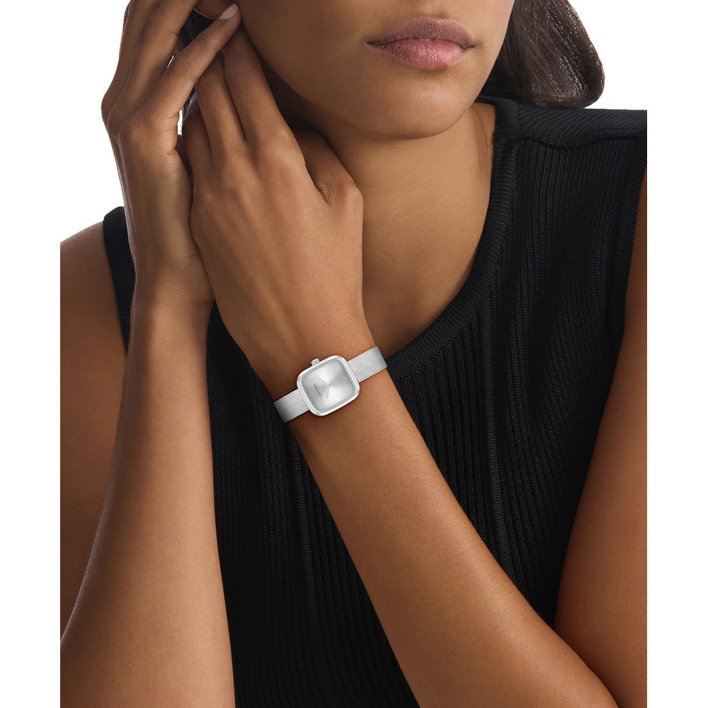 ساعة أدور للنساء