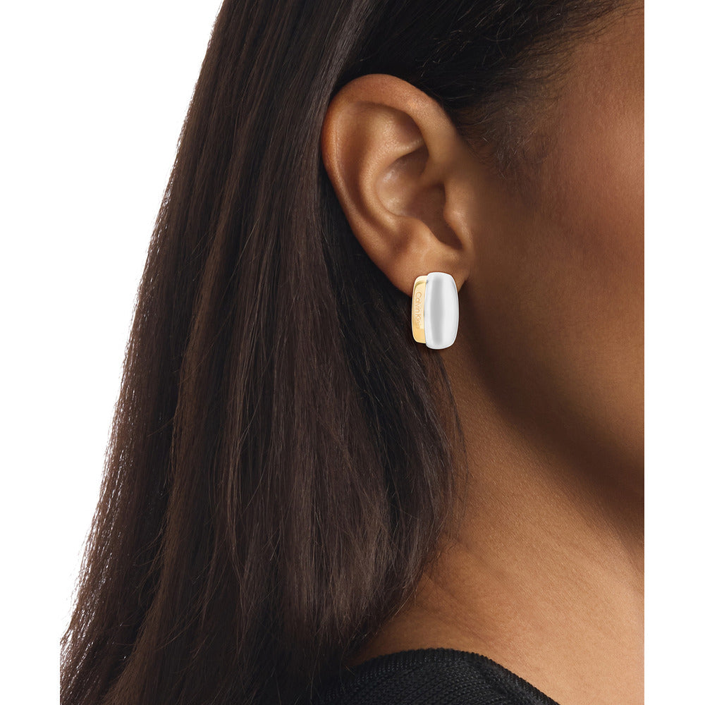 Women Refne Gold Earring