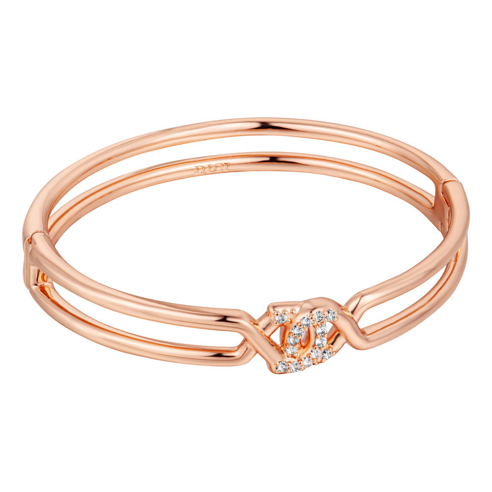 أساور نسائية