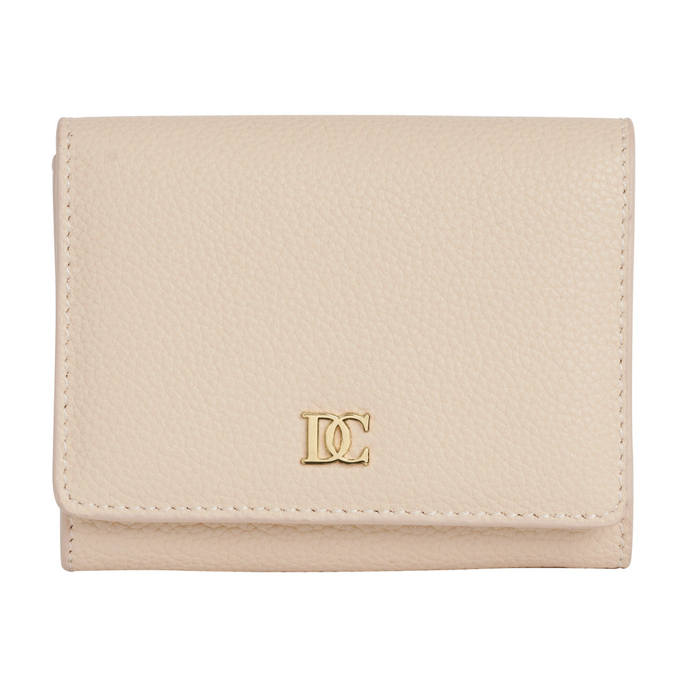 حاملة بطاقات للنساء