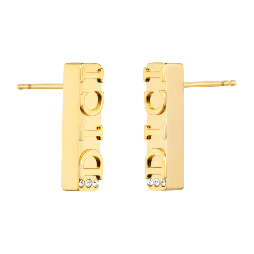 أقراط للنساء