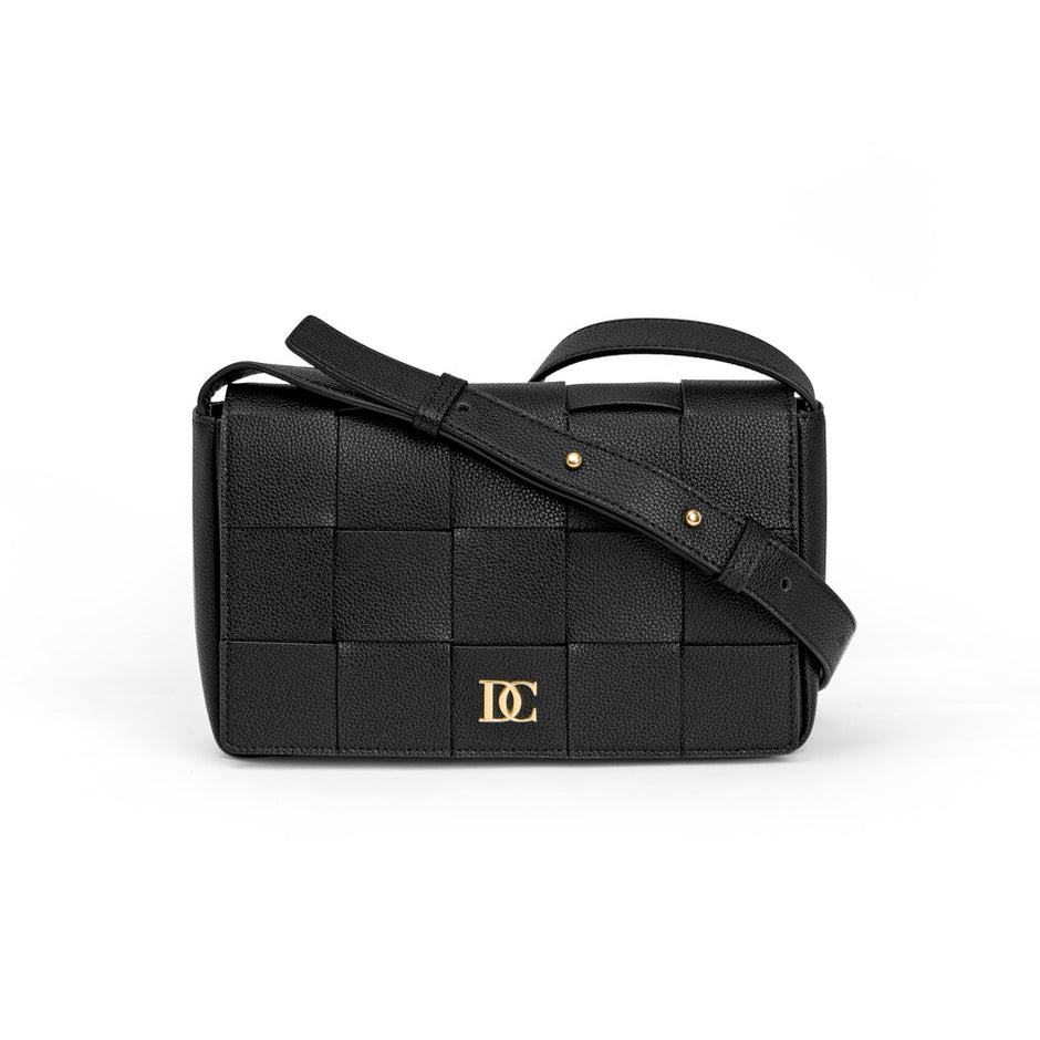 حقيبة يد سوداء نسائية 