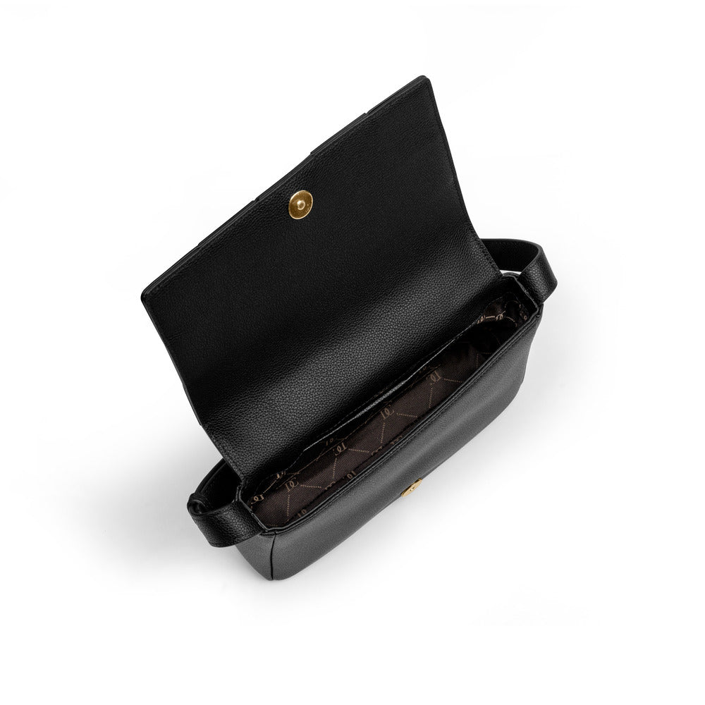 حقيبة يد سوداء نسائية 