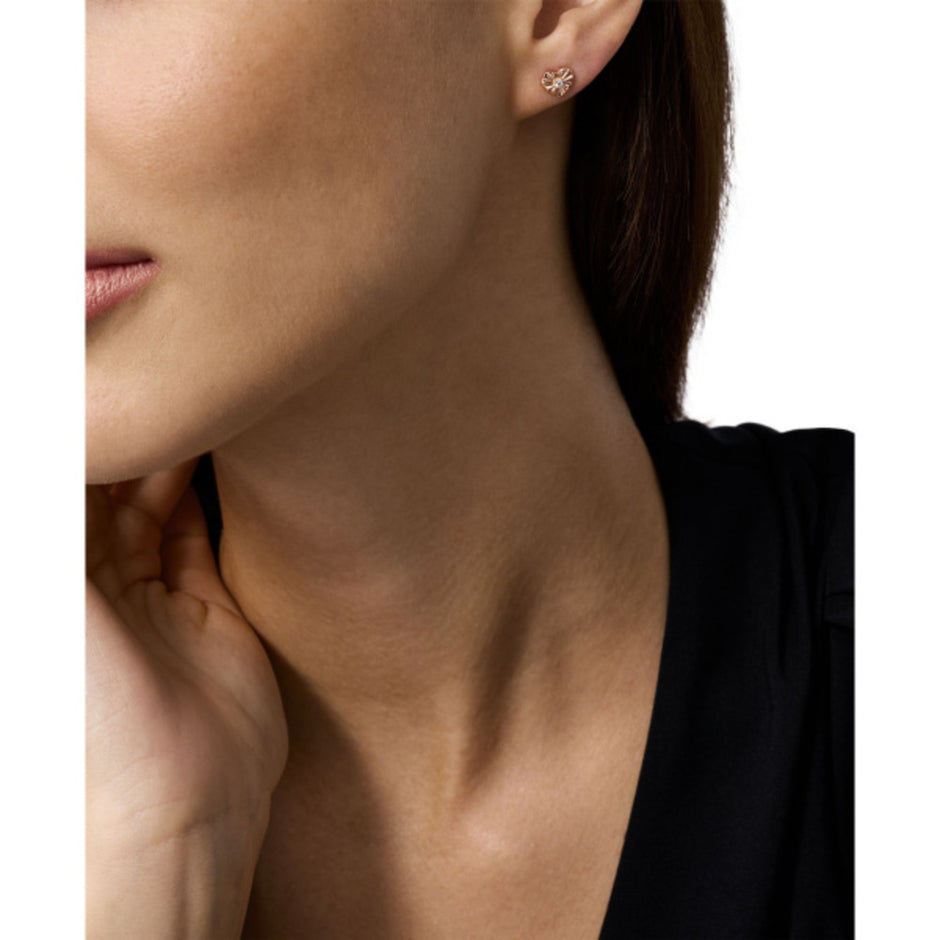 أقراط للنساء