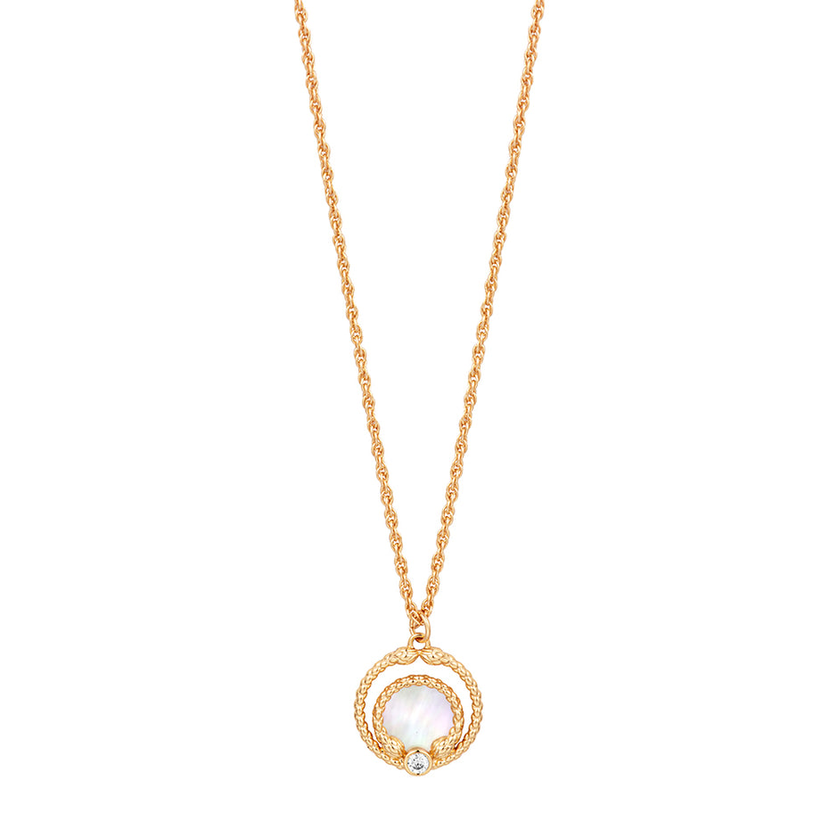 قلادة للنساء