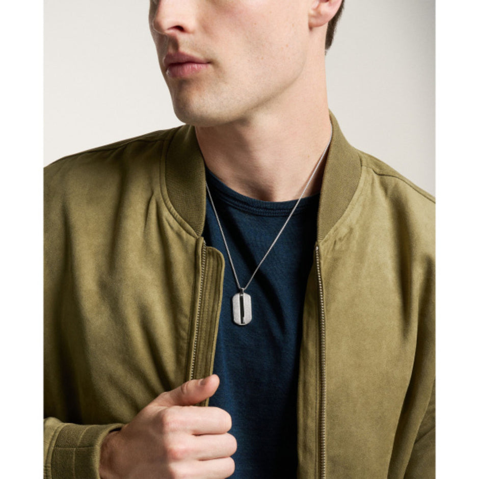 قلادة فضية للرجال