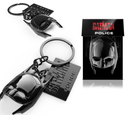 قناع باتمان مصبوب مع سلسلة مفاتيح تحمل الشعار