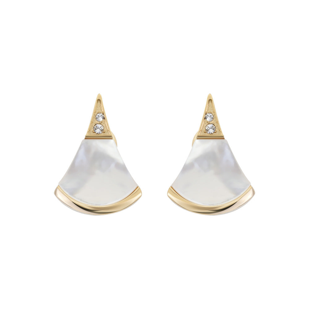 أقراط ذهبية للنساء