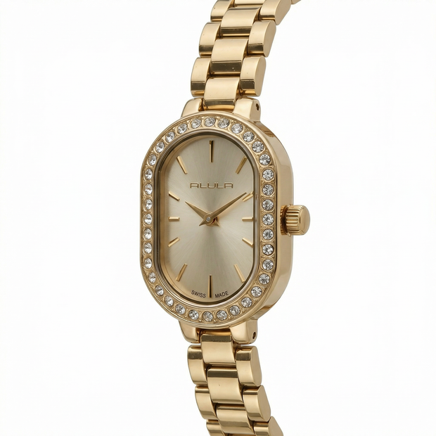 ساعة نسائية باللون الذهبي