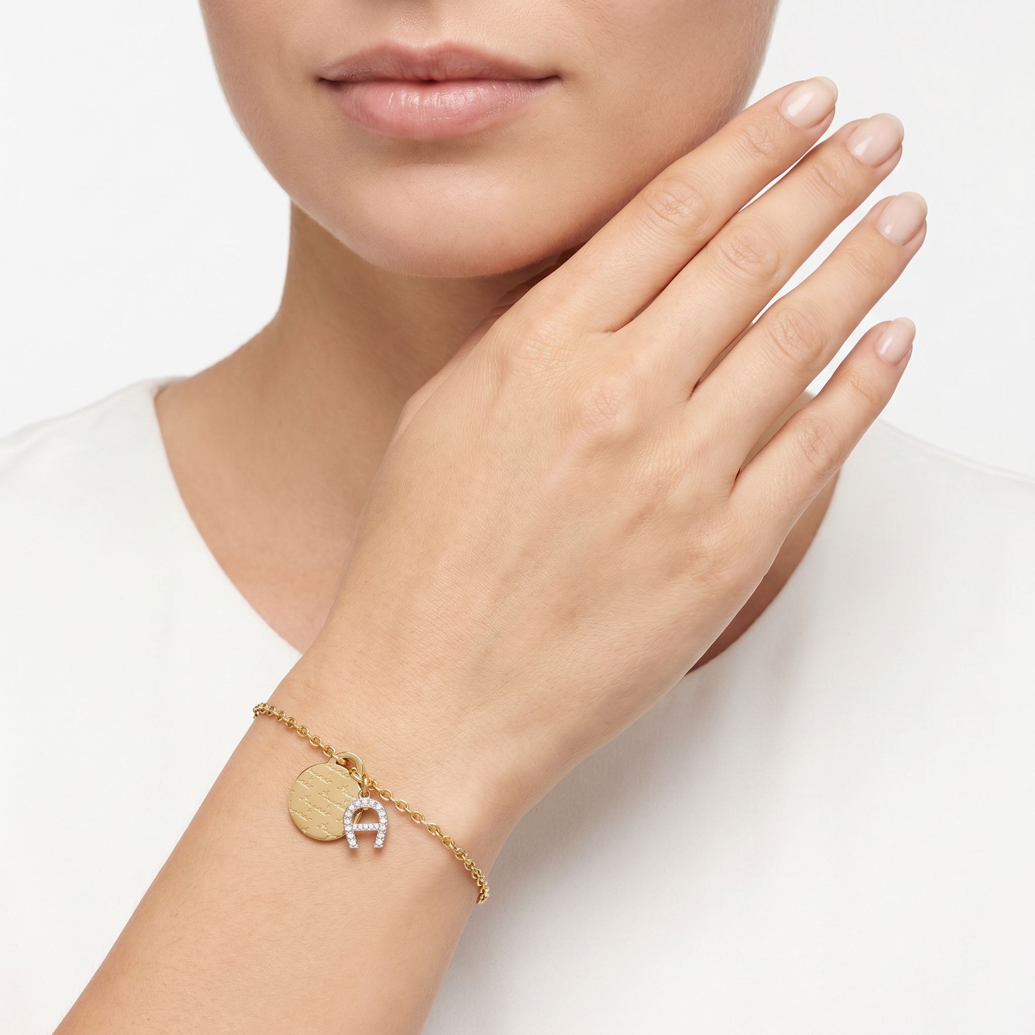 Women Elisa Golden Bracelet