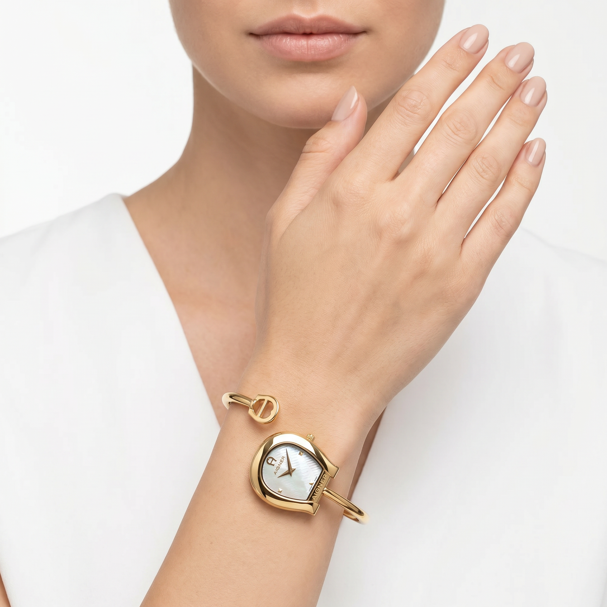 Women Flora Large Golden Watch