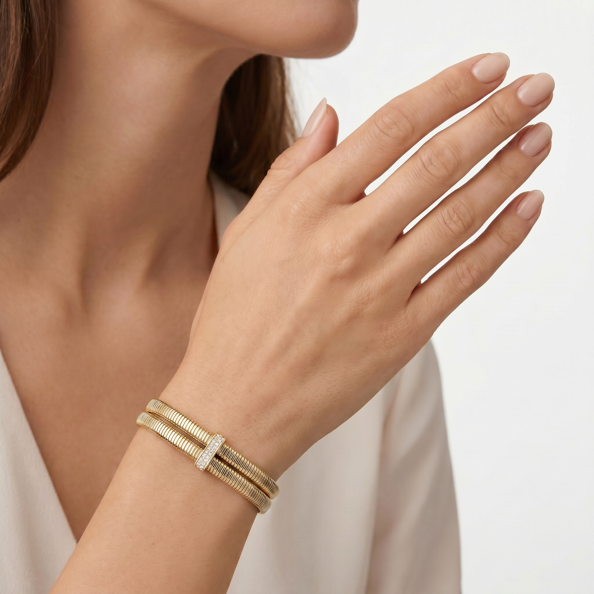Women Onda Bangle