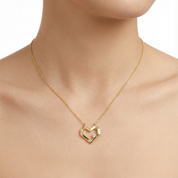 قلادة ذهبية للنساء