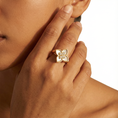 Women Nua Ring